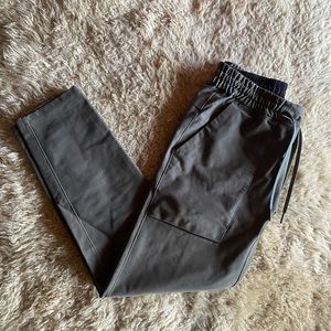 Lululemon men’s size small pants green